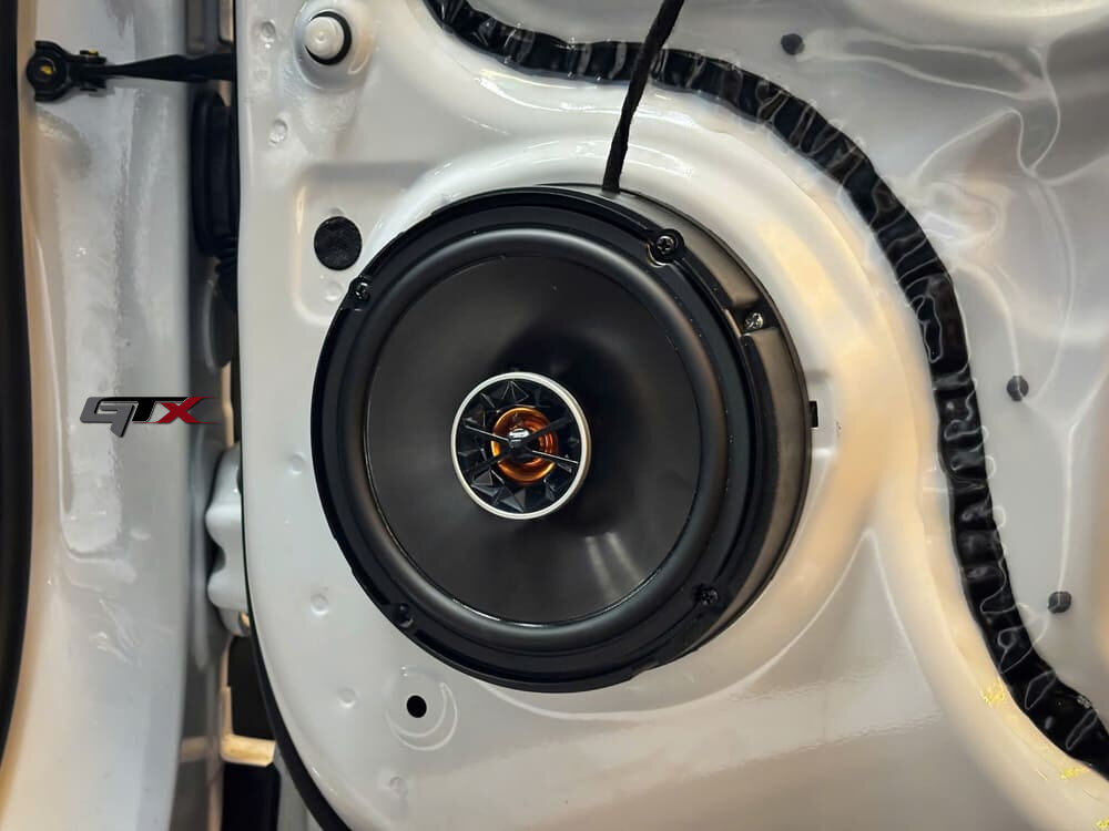 Loa JBL dành cho xe ô tô