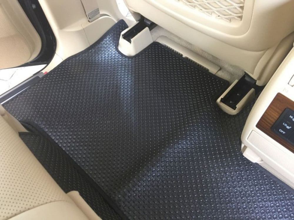 Lót sàn cao su đúc