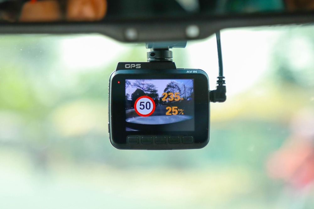 Lựa chọn camera hành trình tốt cho ô tô