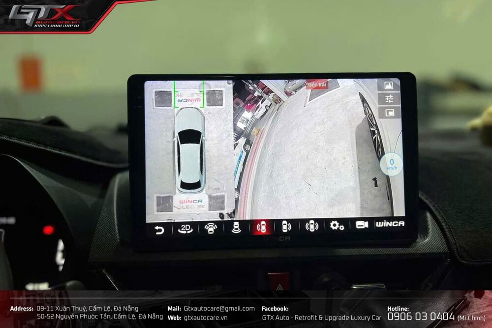 Màn hình Android lắp đặt trên taplo gọn gàng