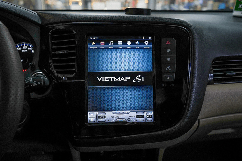 Màn hình Tesla cho xe Mitsubishi Outlander