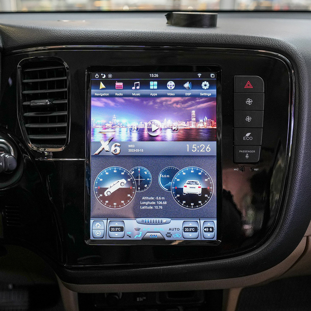 Màn hình Tesla cho xe Outlander 