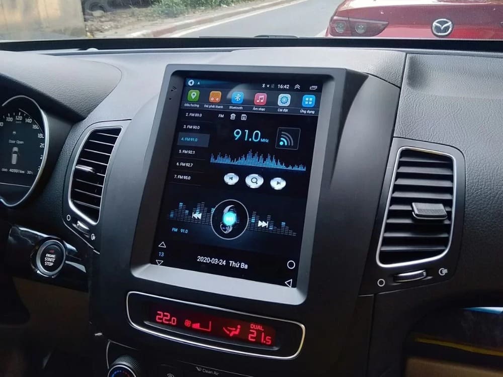 Màn hình Tesla là gì