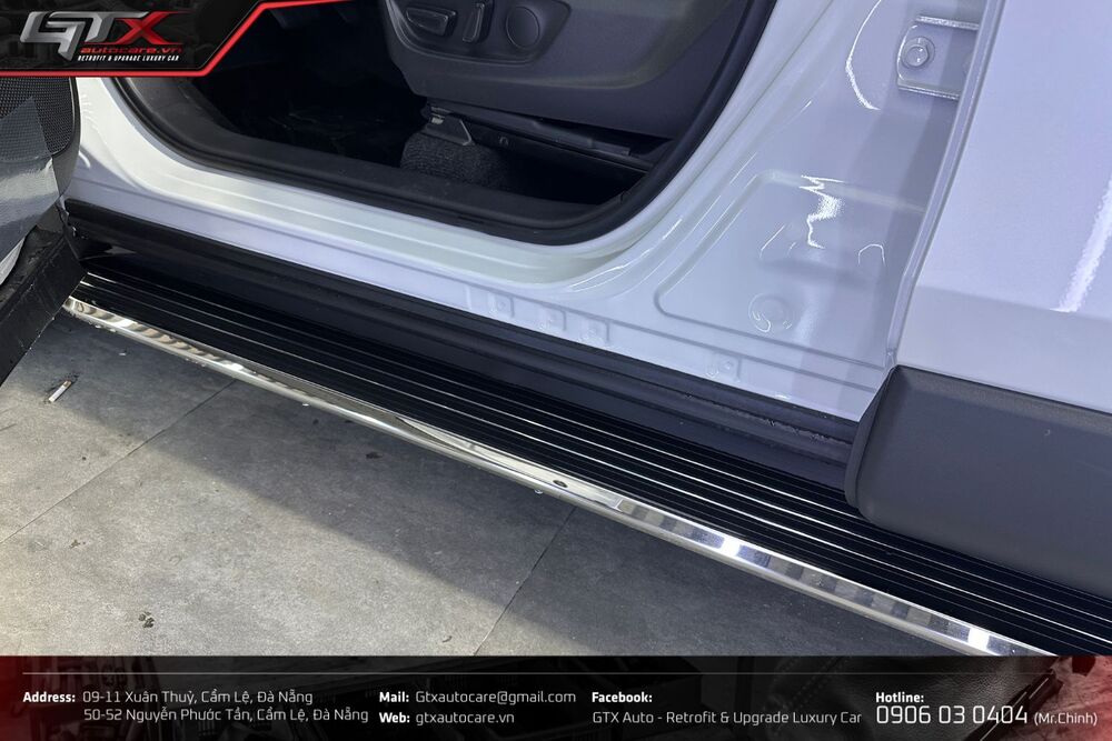 Mẫu 2 bệ bước chân Innova 2023+