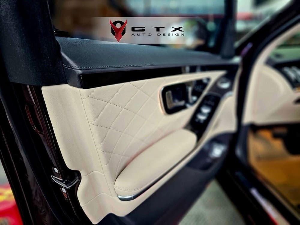 Màu da bọc tapi cửa ô tô Mercedes 