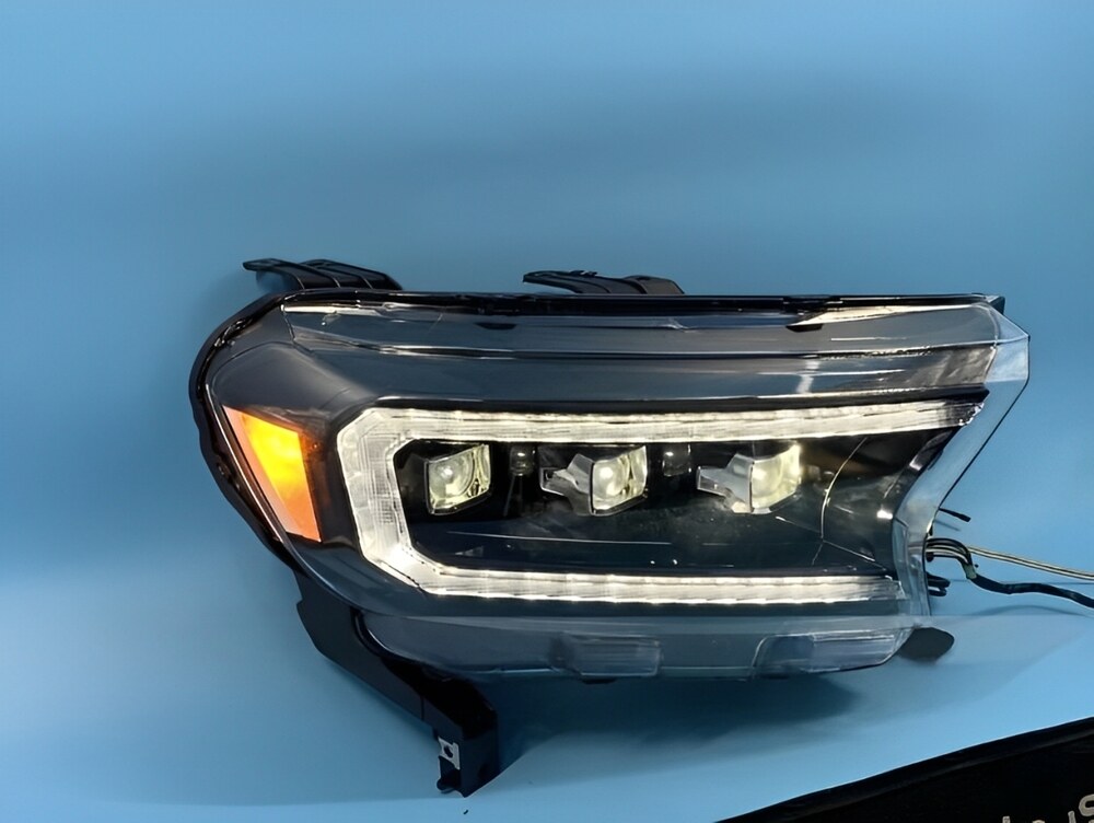 Mẫu đèn pha Ford Ranger Full Led do Vland sản xuất