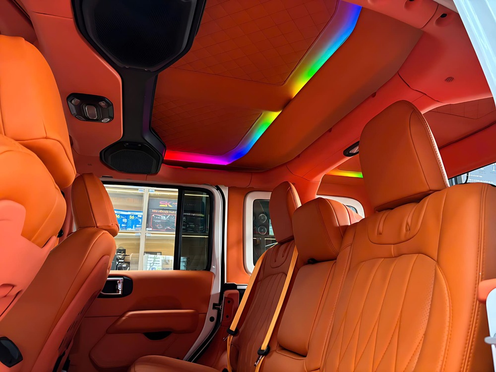 Nâng cấp hệ thống âm thanh và LED viền cho xe Jeep Wrangler