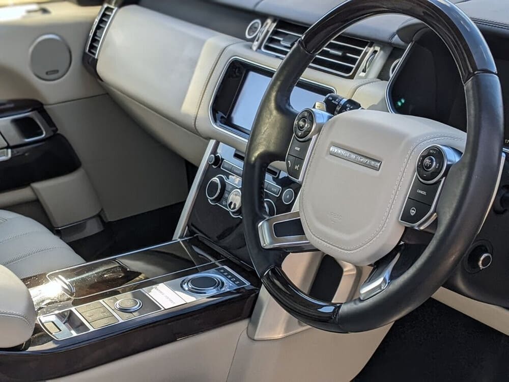 Nâng cấp vô lăng cho xe Range Rover tại GTX Auto Care