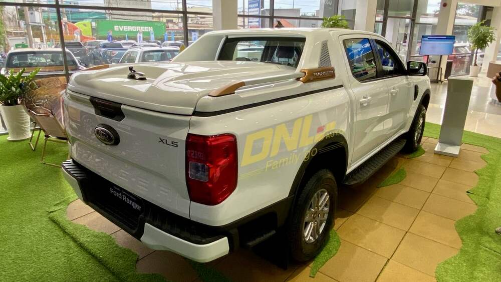 Nắp thùng thấp cho Ford Ranger