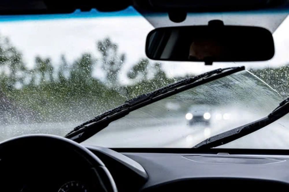 Nên mua gạt mưa cho xe Vios ở đâu