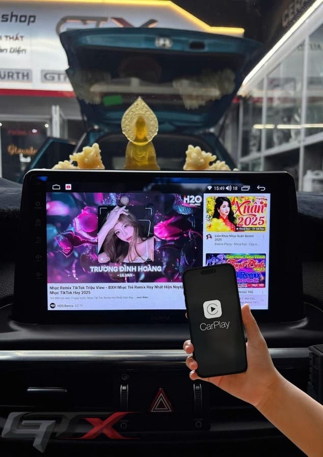 Nghe nhạc và giải trí trên Mazda 3