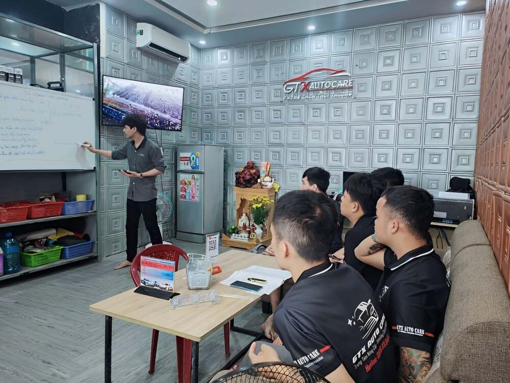 Những khó khăn khi học nghề nội thất ô tô