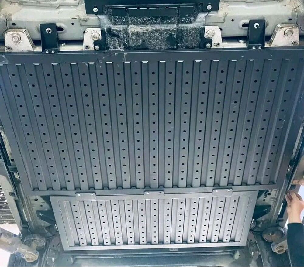 Những loại ốp gầm bảo vệ pin xe điện