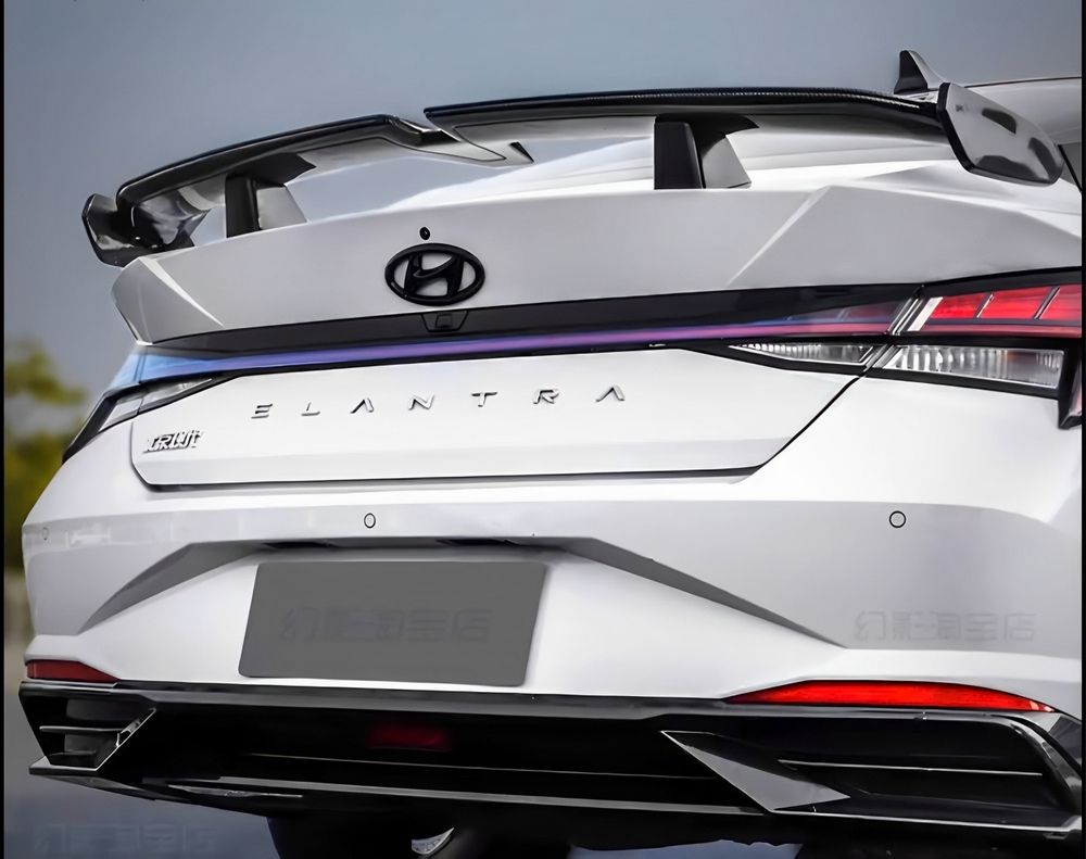 Lắp đặt đuôi gió cho Hyundai Elantra