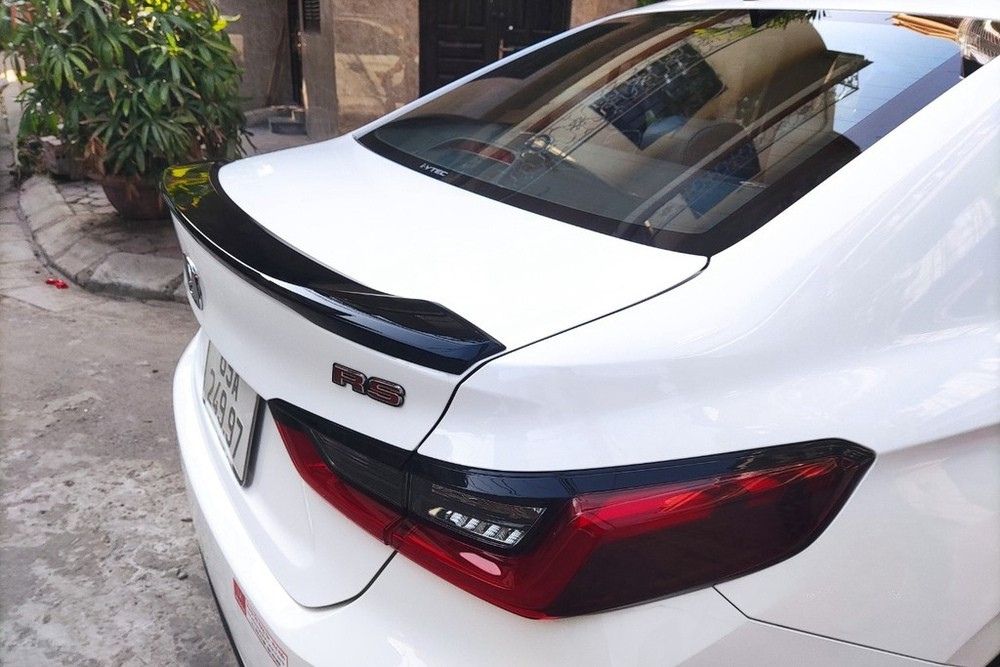 Đuôi gió giúp phanh xe ổn định