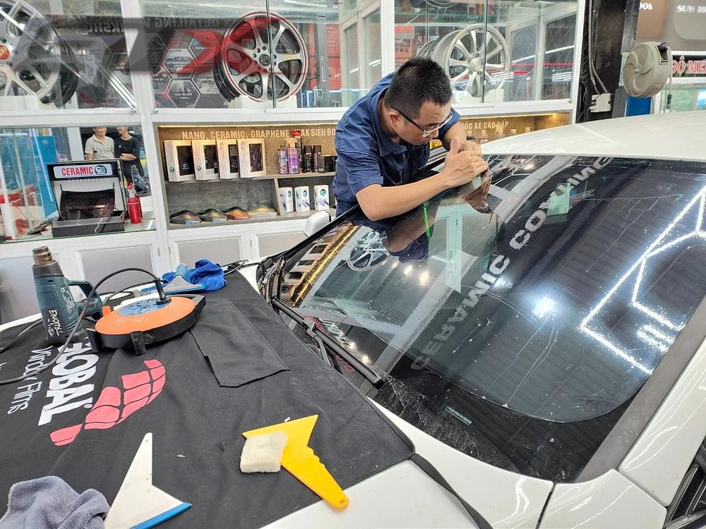 Phim cách nhiệt ô tô là gì?