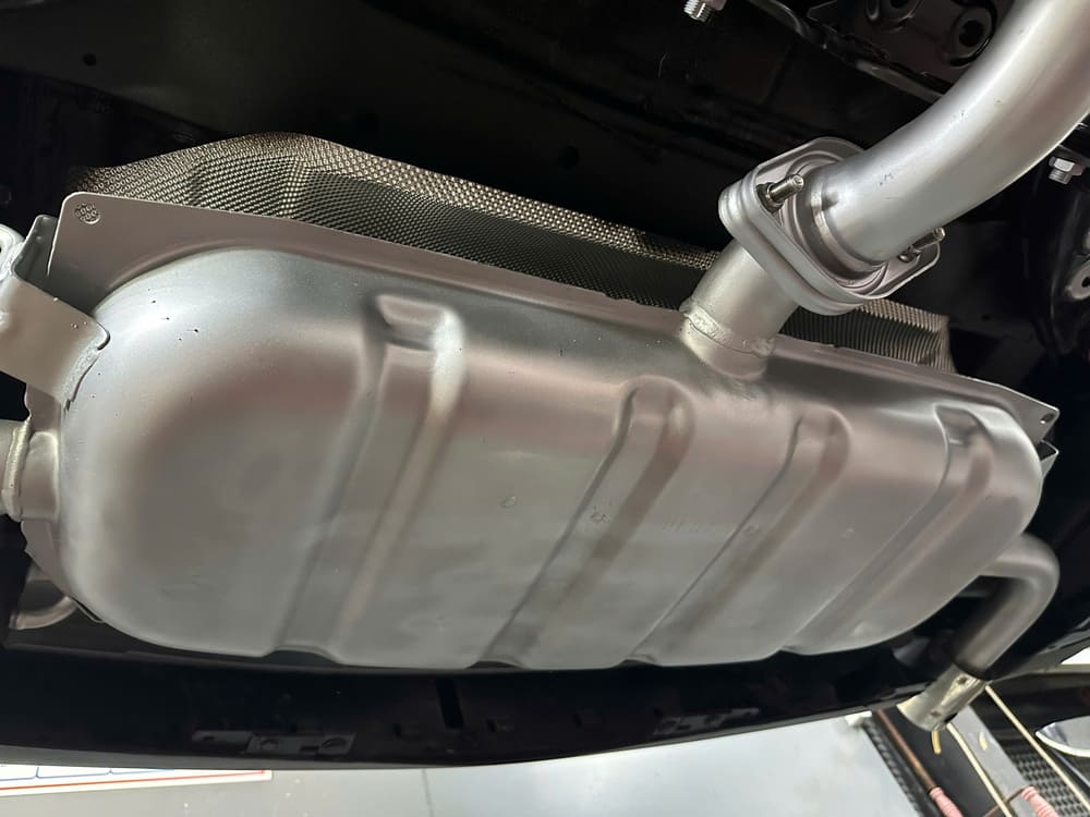 Phủ gầm khi xe còn mới 