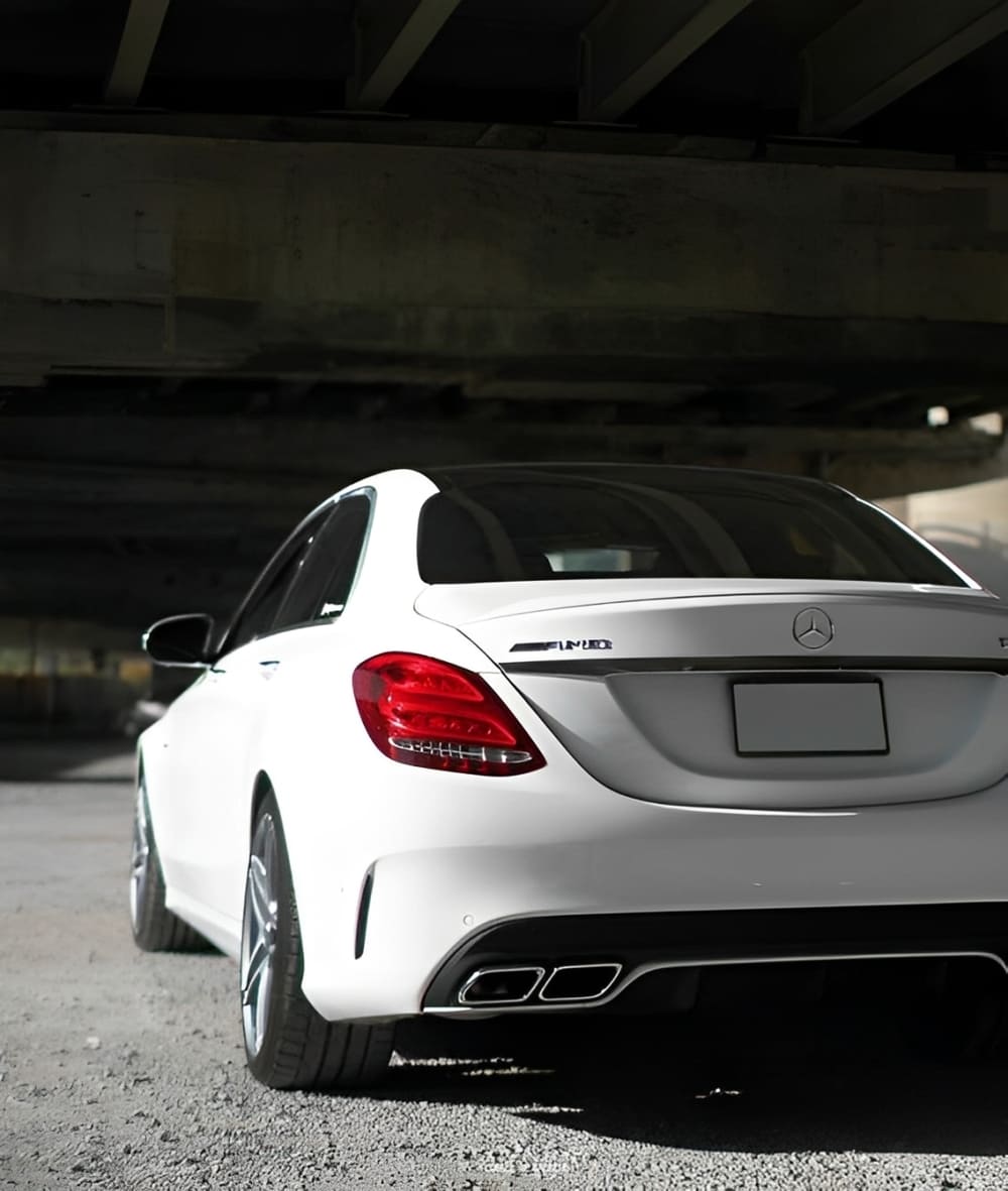 Pô đôi Mercedes C-Class C63 body kit