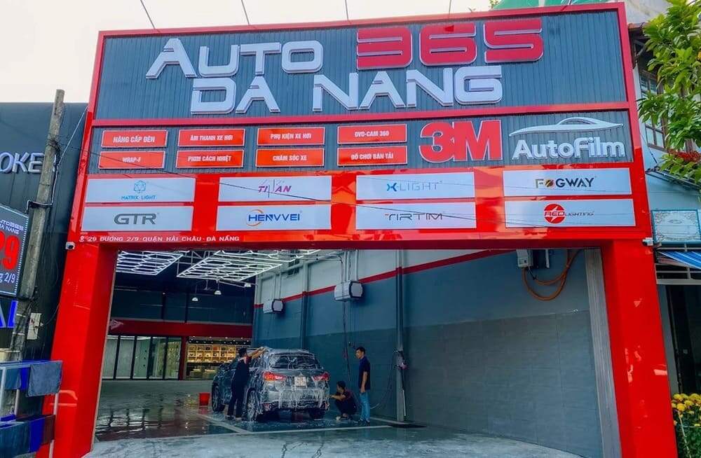 Rửa xe chuyên nghiệp tại Auto 365 Đà Nẵng