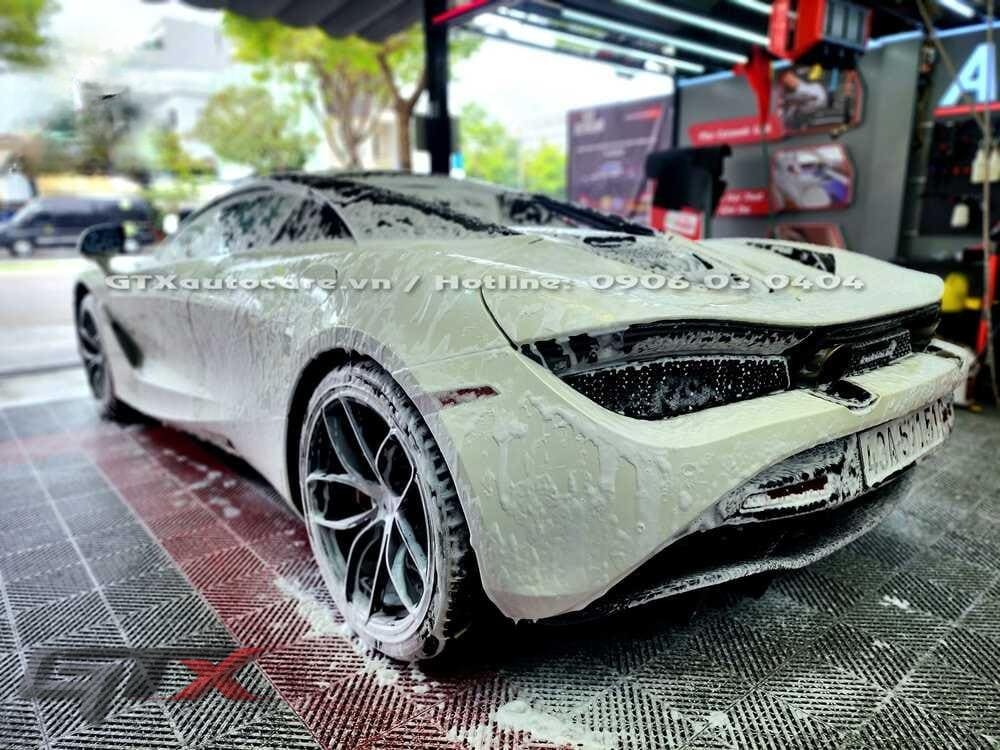 Rửa xe tiêu chuẩn 4 bước theo công nghệ Châu Âu