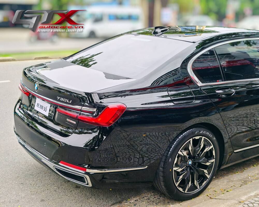 Sơn đổi màu cho xe BMW 730