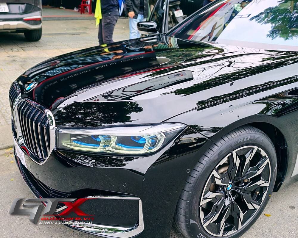 Sơn đổi màu xe BMW 730