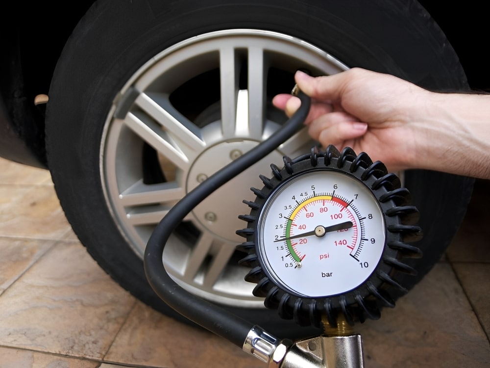 Sử dụng áp suất lốp để đo ở mức phù hợp 
