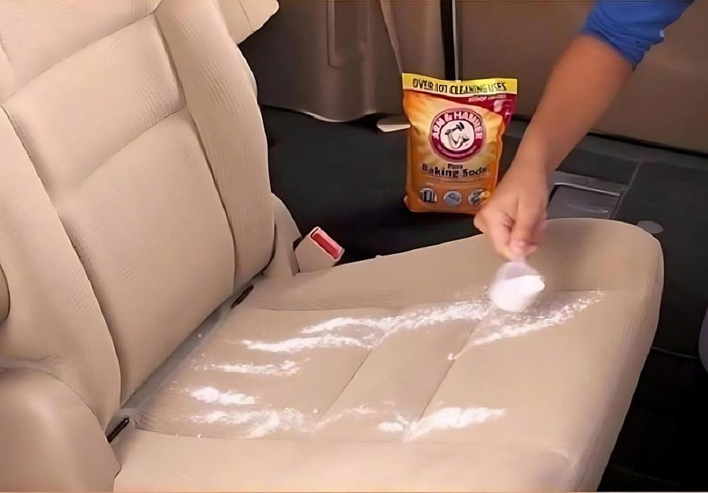 Sử dụng baking soda để hấp thụ mùi hiệu quả