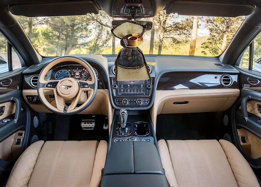 Sử dụng cafe loại để loại bỏ mùi da mới trên  ô tô