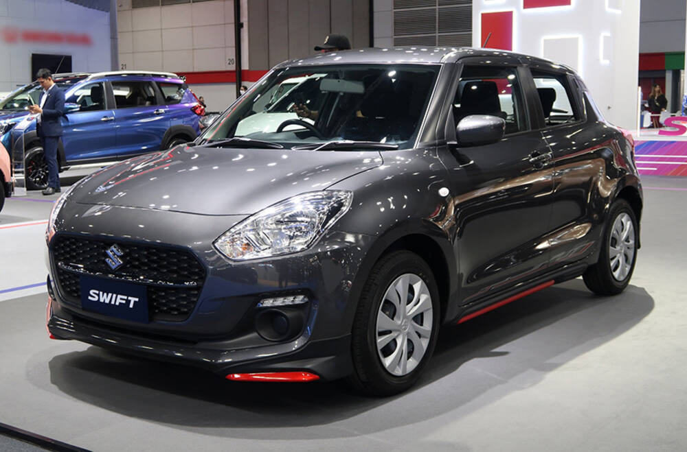 Suzuki phiên bản Sport màu xám