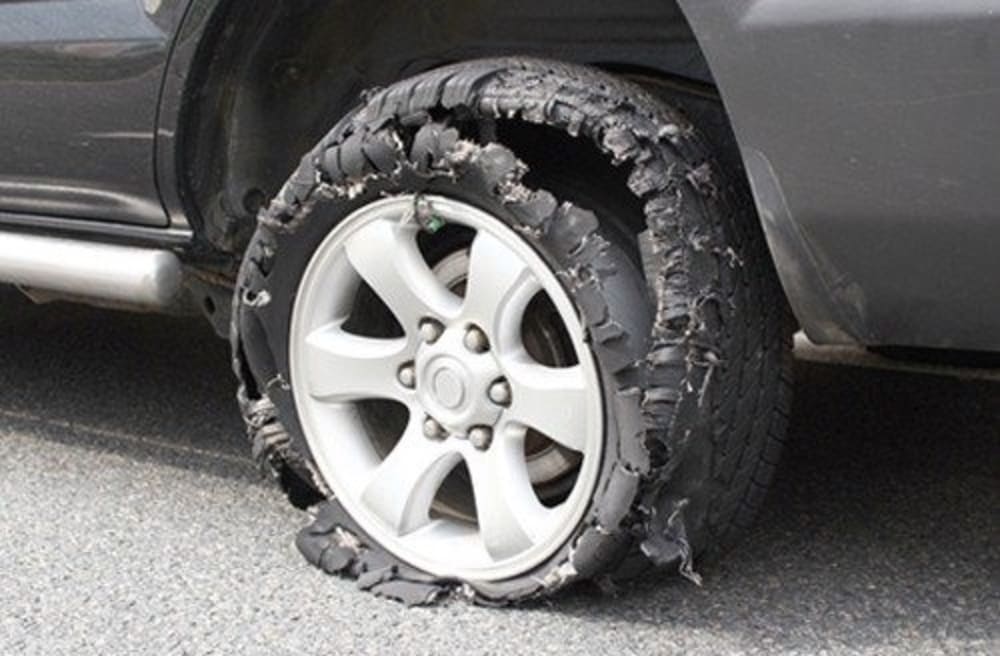 Tại sao cần lắp đặt cảm biến áp suất lốp