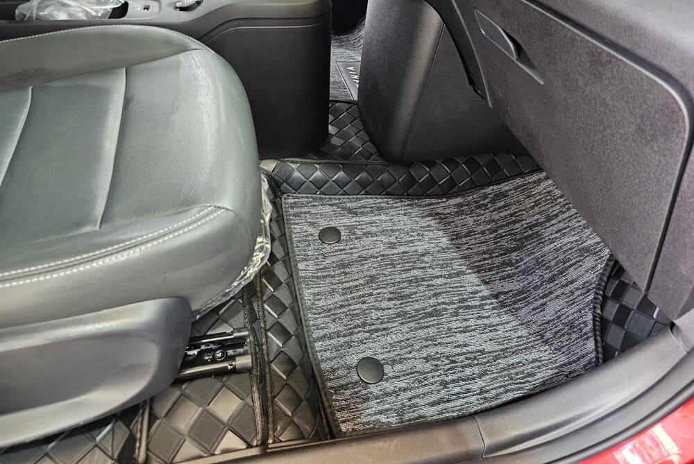 Thảm thiết kế có chốt cố định