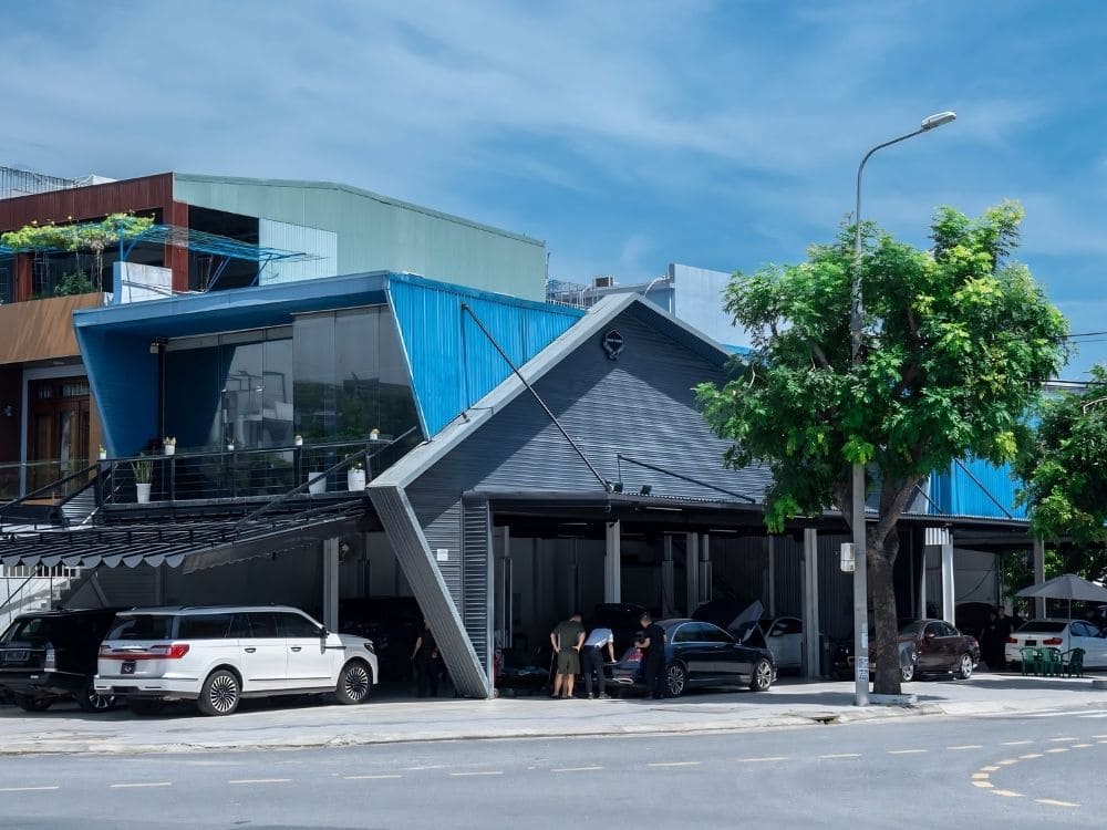 Thay nhớt ô tô tại Huan Thanh Workshop