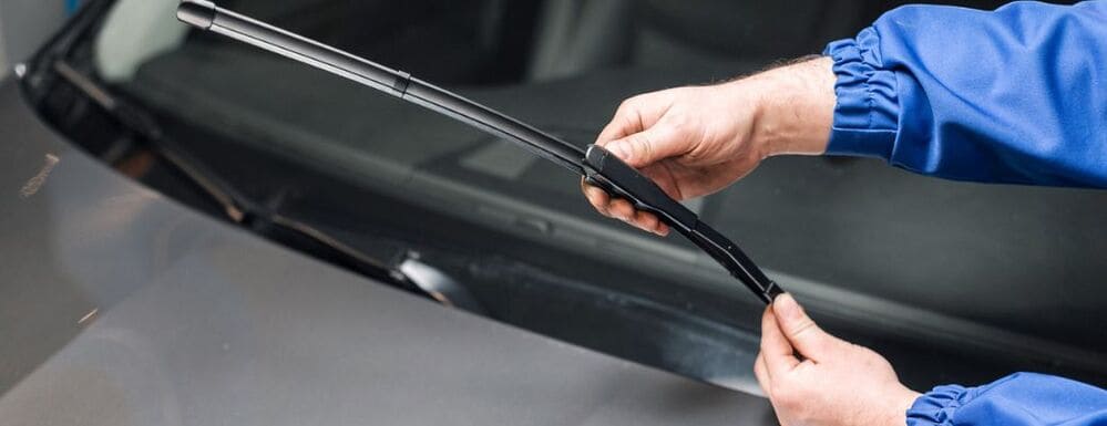 Thay thế gạt mưa an toàn