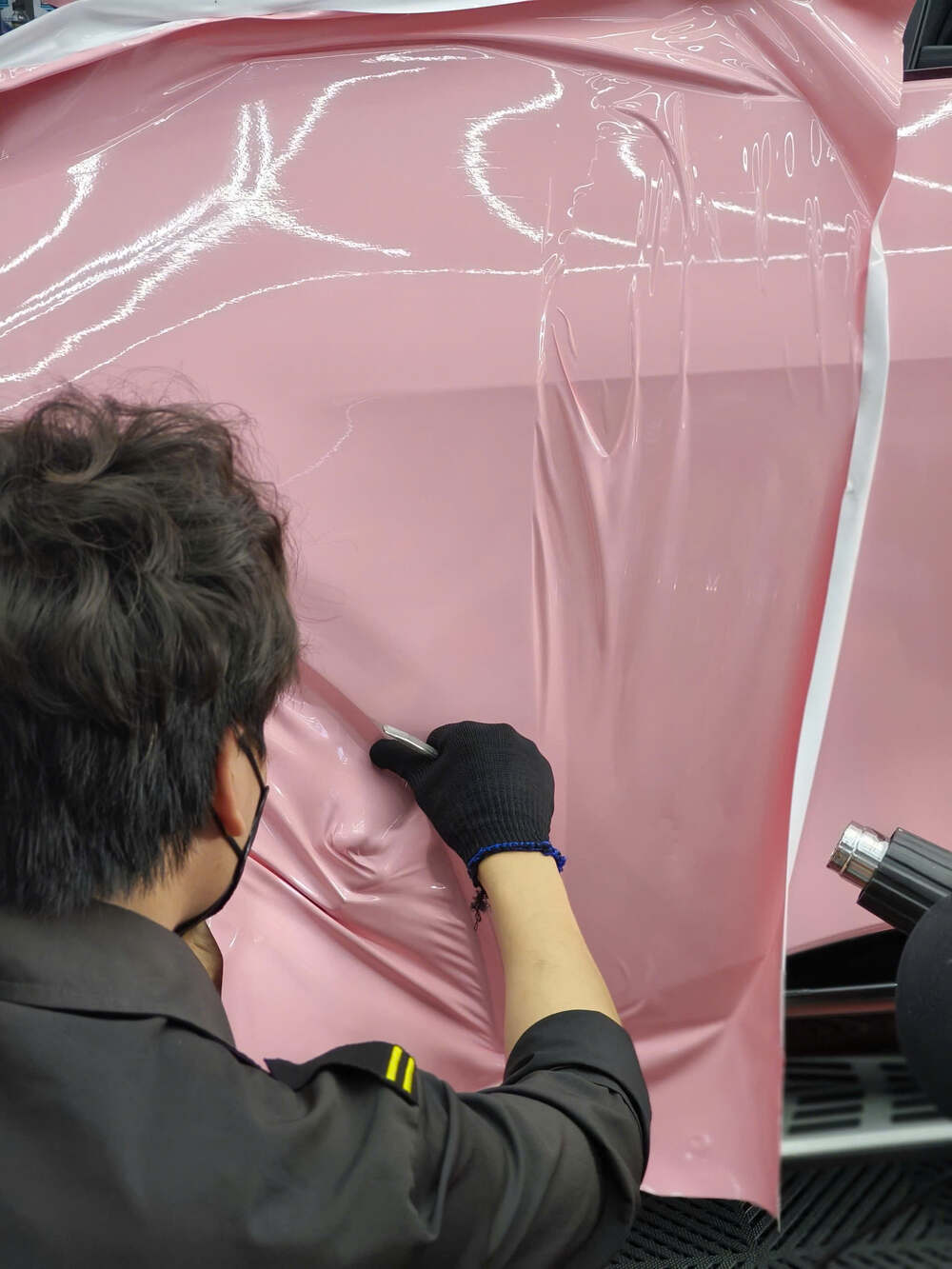 Thi công dán đổi màu xe kia