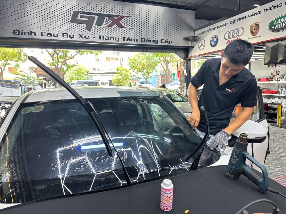 Thi công phim cách nhiệt Ceramax