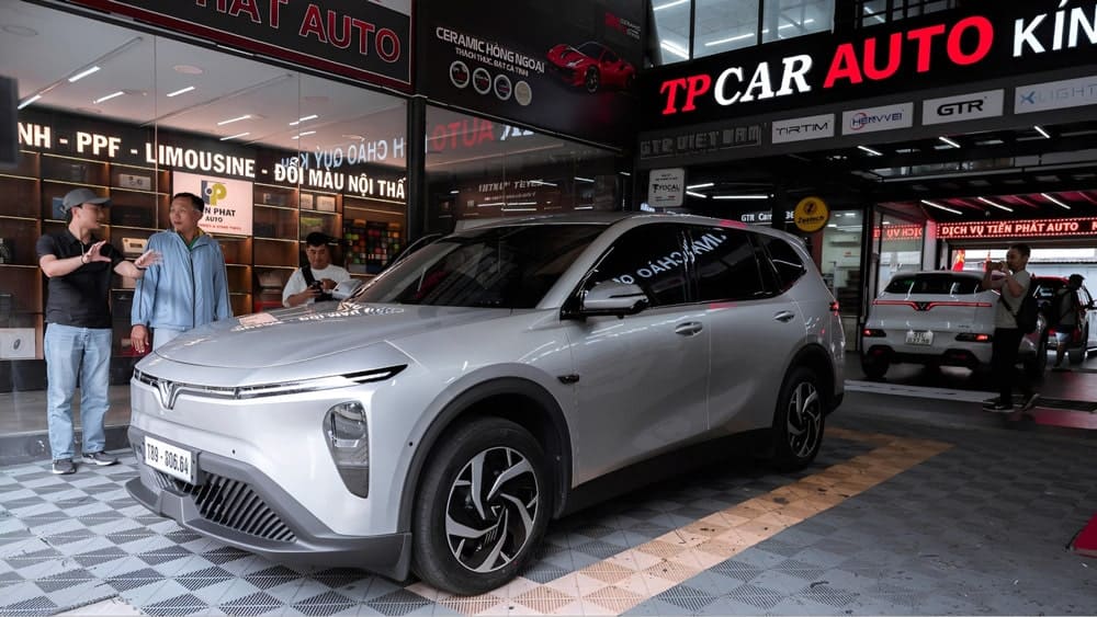 AKauto - Trung Tâm cung cấp dịch vụ dán phim cách nhiệt đáng tin cậy