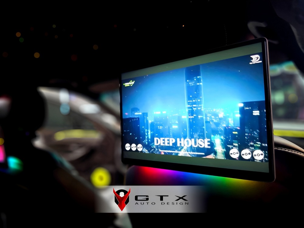 Tìm hiểu màn hình gối đầu cho ô tô