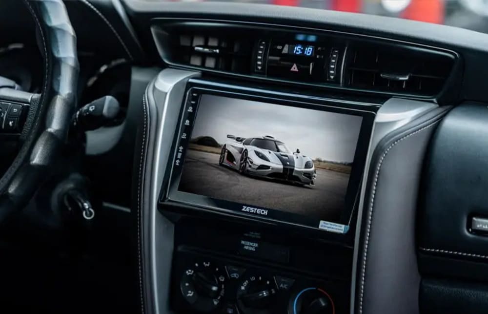 Tính năng cơ bản của màn hình ô tô Fortuner 