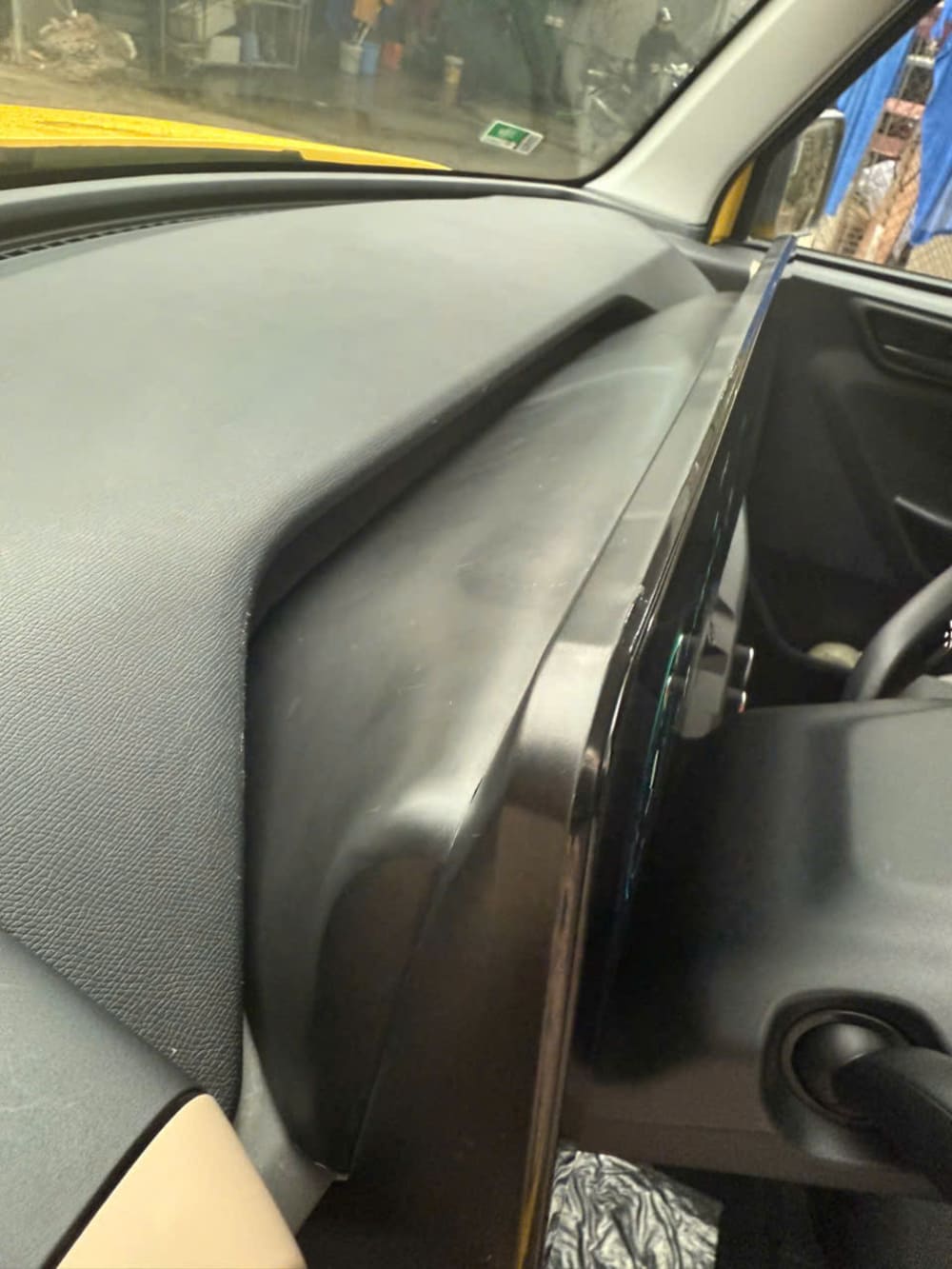 Tính nhỏ gọn và tiện lợi khi lắp đặt của màn hình Carfu