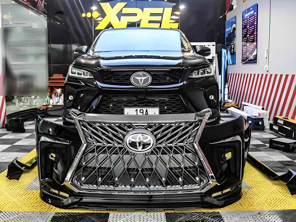 Toyota Fortuner độ body kit Lexus