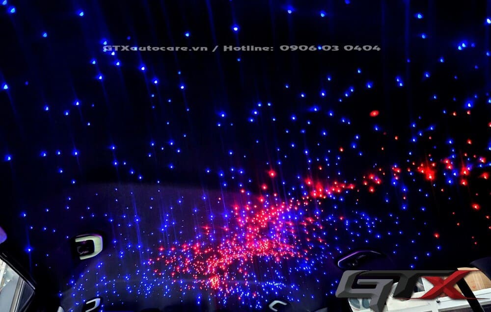 Trần sao Galaxy lung linh, thư giãn ngay trong khoang xe