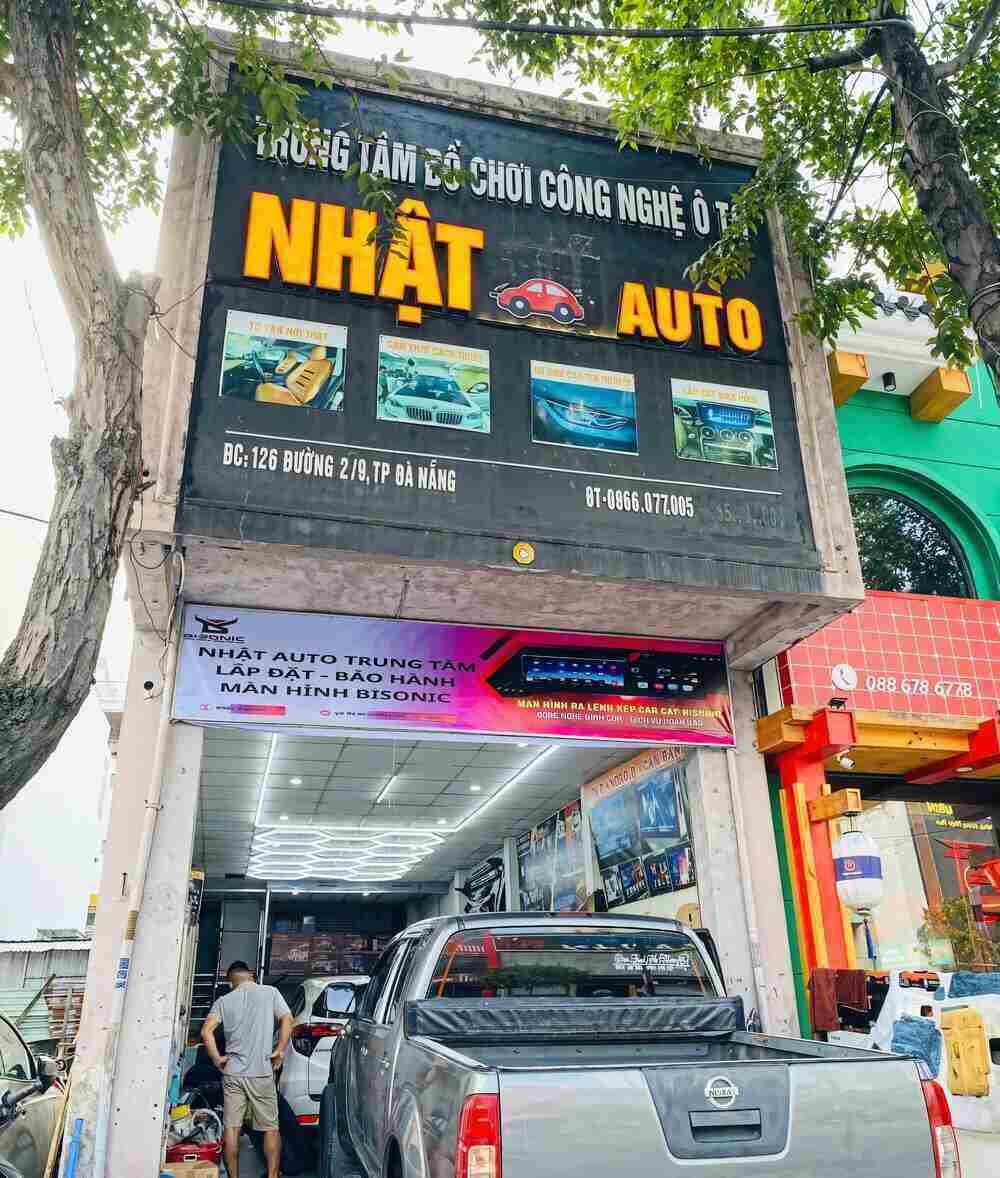 Trung tâm đồ chơi công nghệ ô tô- Nhật Tú Auto