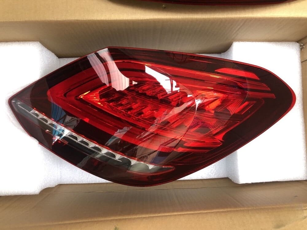 Ưu điểm của đèn hậu Mercedes C200