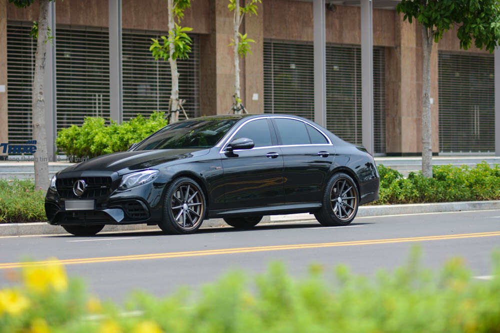 Ưu điểm của Mercedes E300 độ Body Kit là gì?