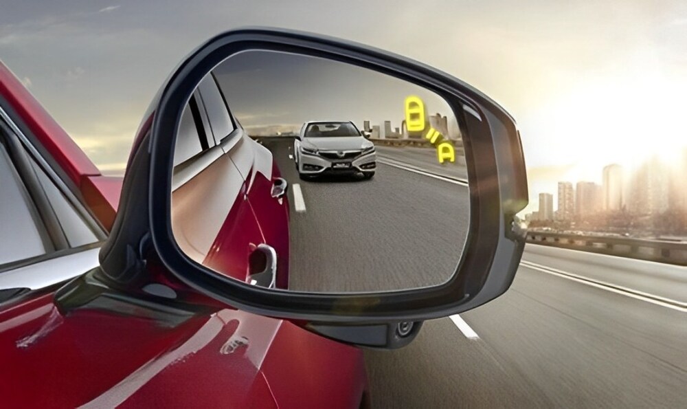 Vì sao nên lắp đặt cảnh báo điểm mù Mazda 3