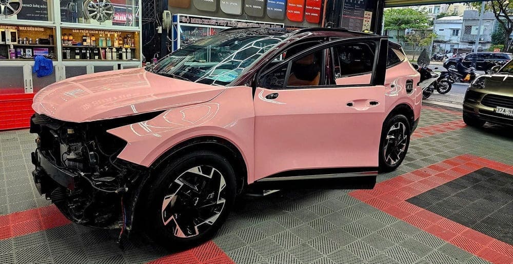 Xe KIA đang trong quy trình đổi màu