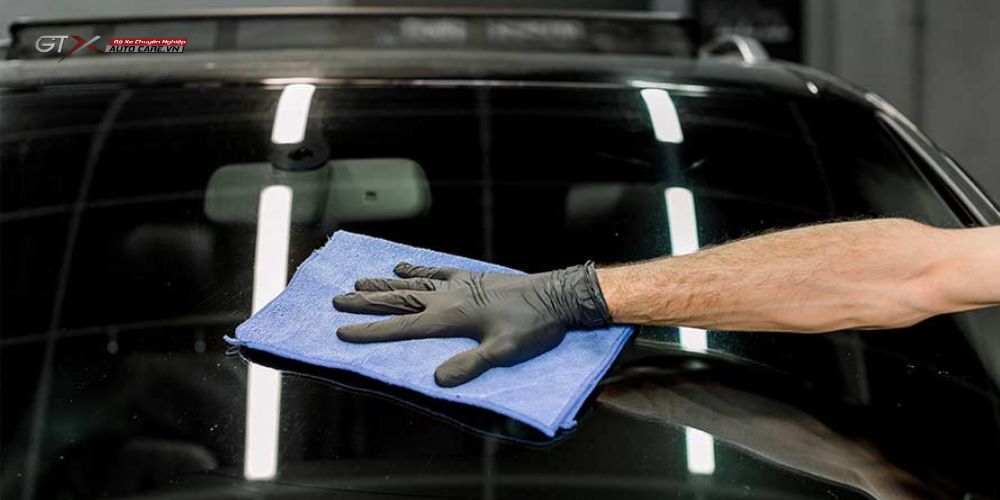 Xử lý vết trầy xước trên xe trước khi phủ ceramic