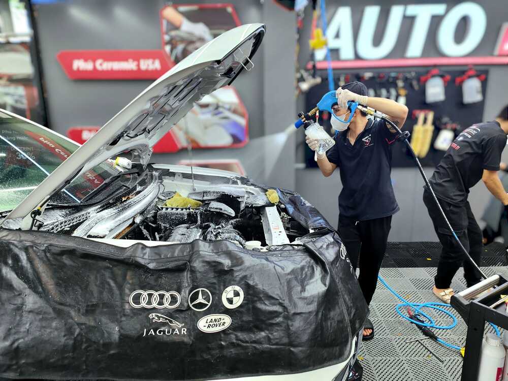 Yếu tố ảnh hưởng đến giá cả dịch vụ vệ sinh khoang máy